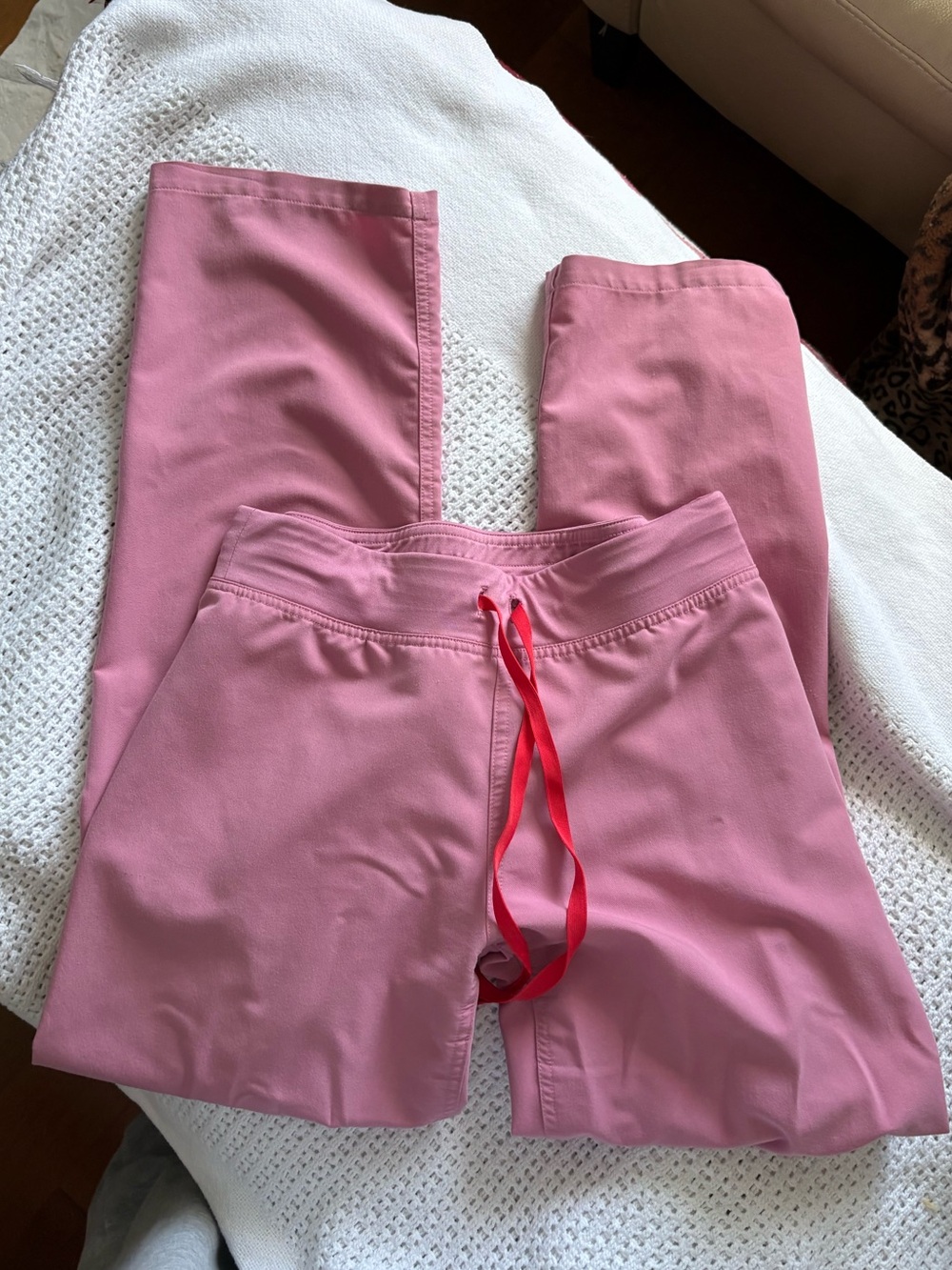 Light pink figs Livingston scrubs pants xs